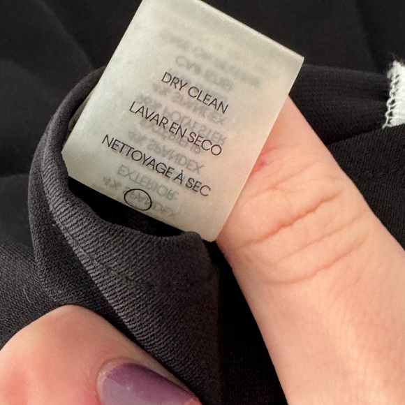 NWT Calvin Klein Sleeveless Asymmetrical Fringe Top in Black & White - Small - Picture 10 of 10